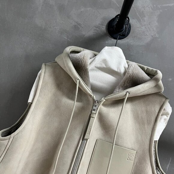 Loewe 2025 new fur vest - Picture 3 of 9